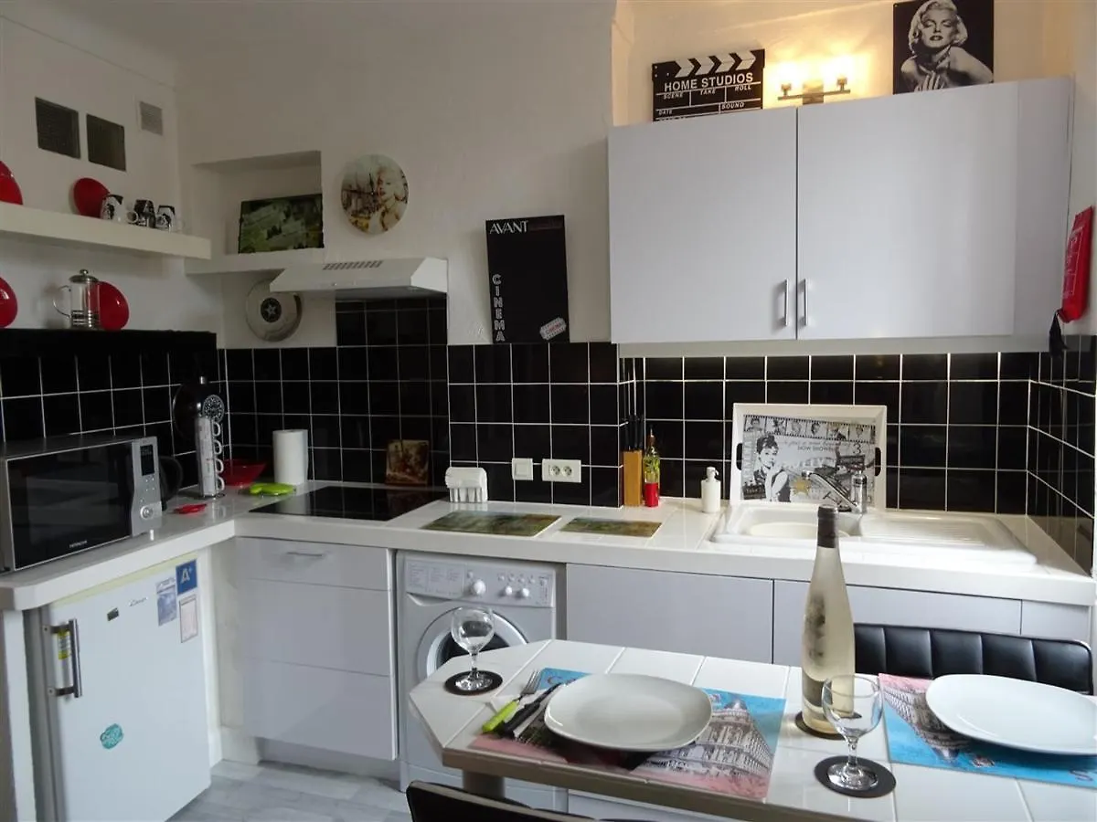 Apartment Rue St Antoine Cannes France