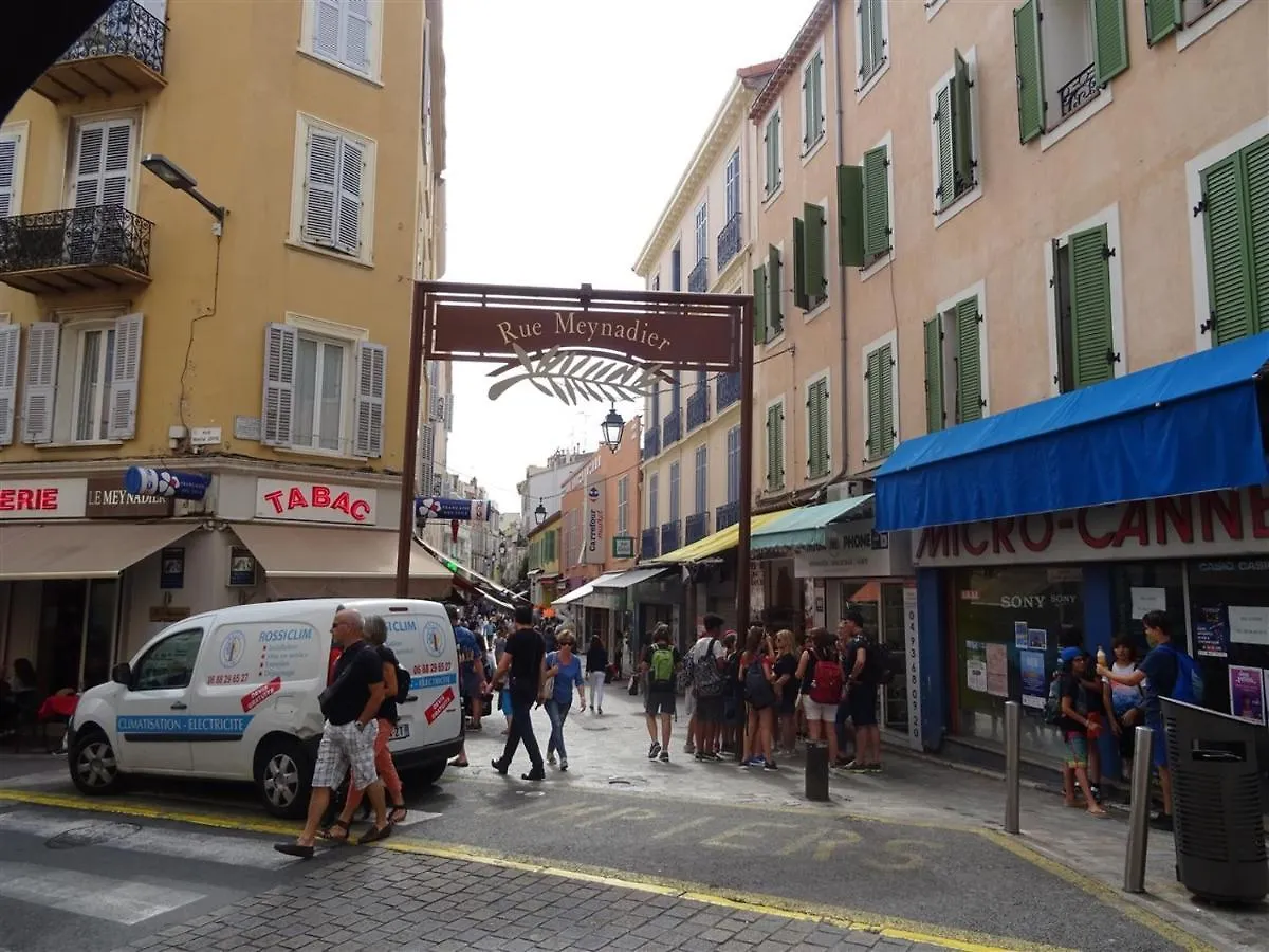 Apartment Rue St Antoine Cannes