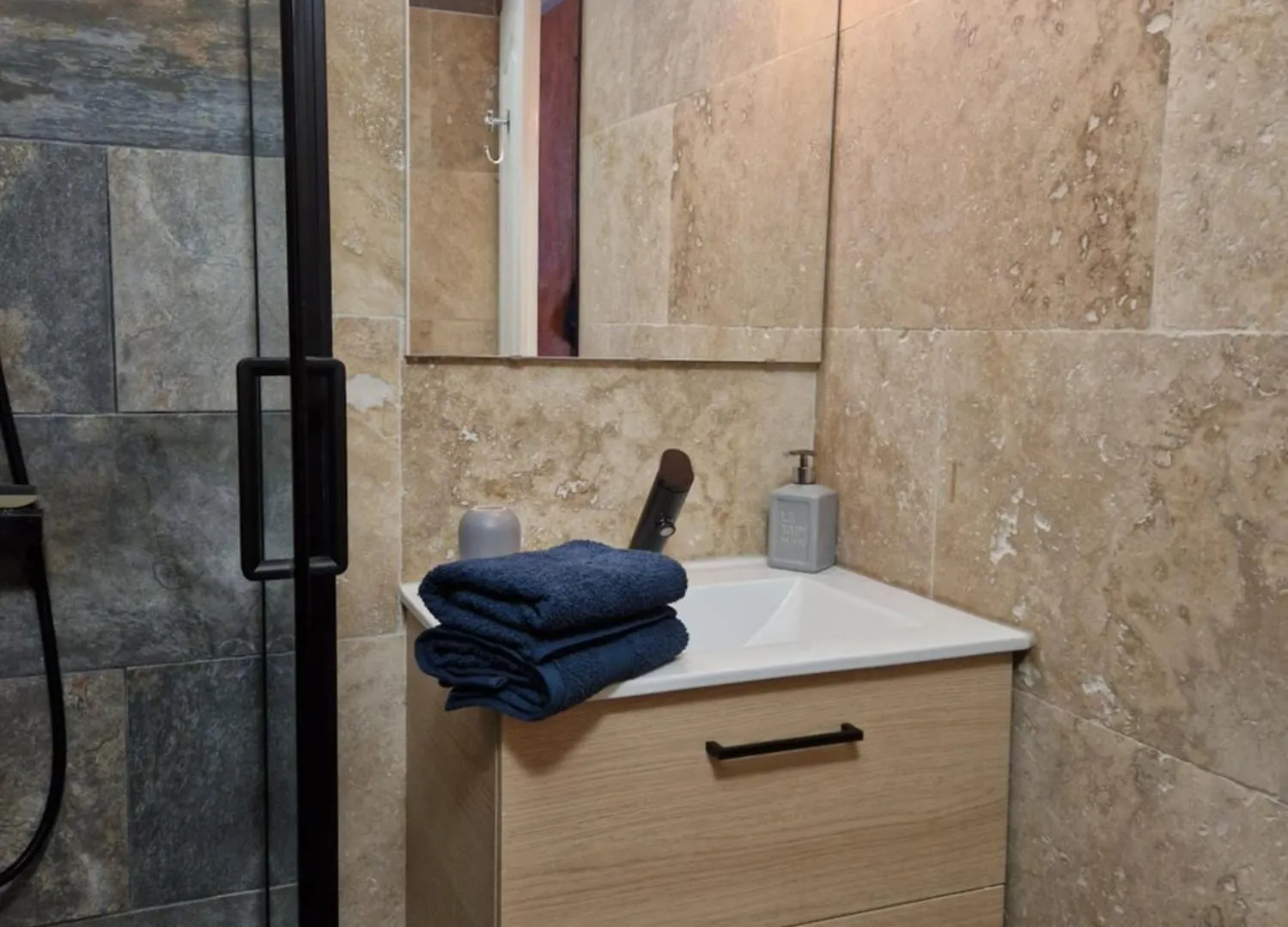 Apartment Rue St Antoine Cannes